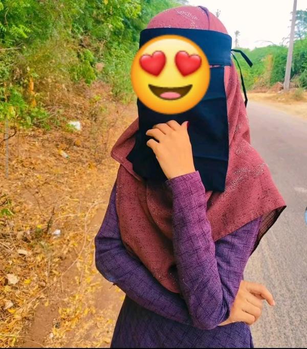 Real Muslim girl 👧 cam show available