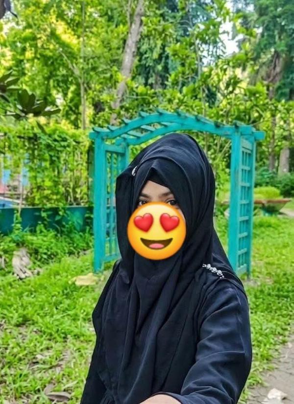 Real Muslim girl 👧 cam show available
