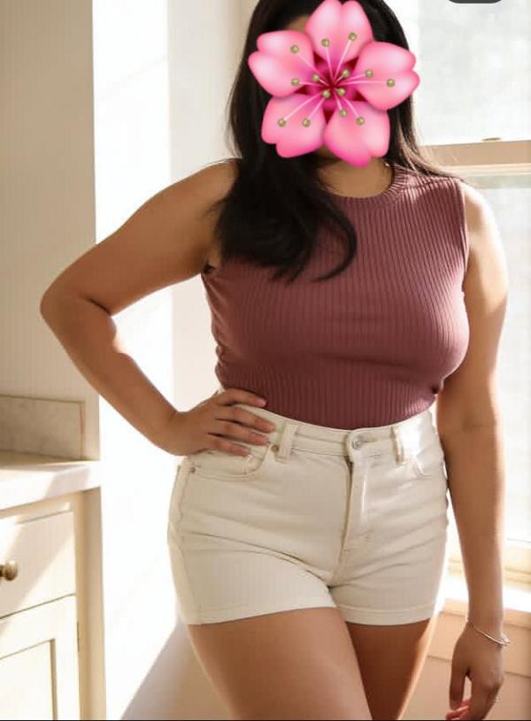 CUTE GIRL 🧜 5000/= With Out Room මීගමුව